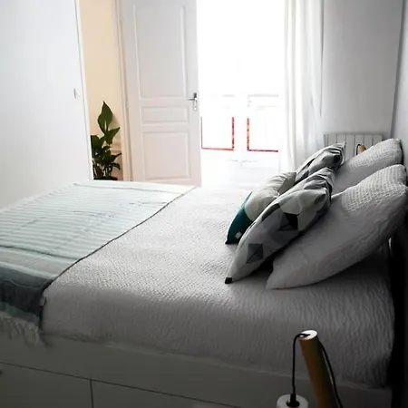 Haussmanannien Cosy - République Appartamento
